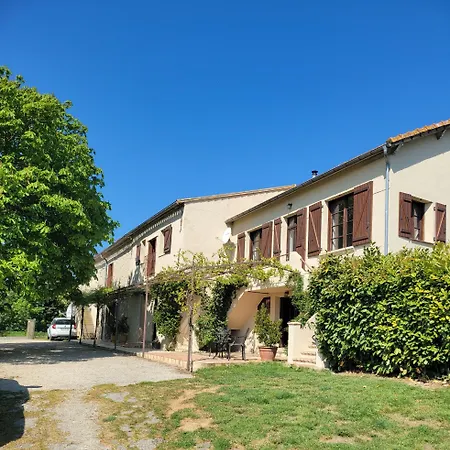 Maison Renovee Typique, Au Calme, Piscine. La Courtete