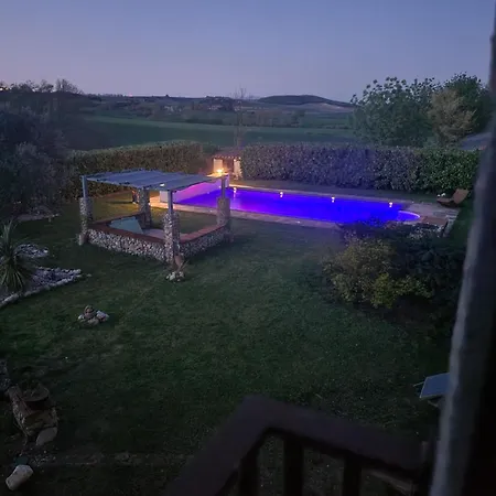 Ferienhaus Maison Renovee Typique, Au Calme, Piscine. La Courtete