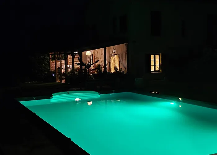 Σπίτι διακοπών Maison Renovee Typique, Au Calme, Piscine. La Courtete