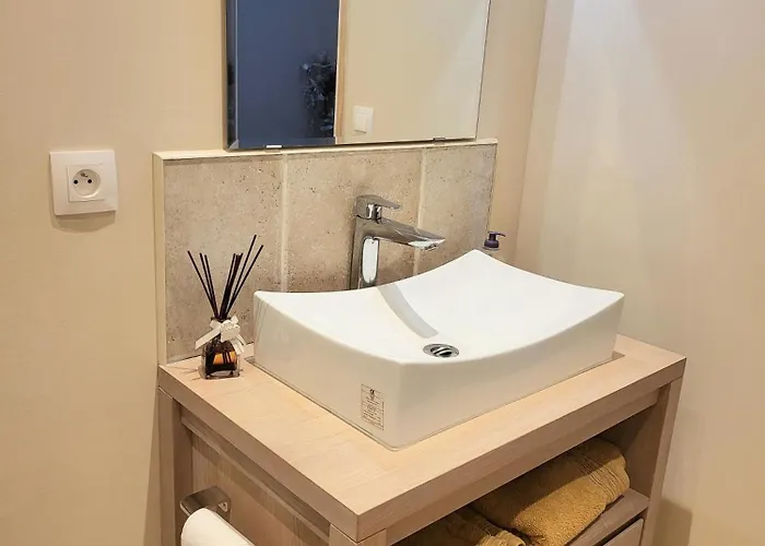 Maison Renovee Typique, Au Calme, Piscine. Σπίτι διακοπών