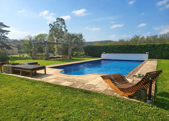 Maison Renovee Typique, Au Calme, Piscine. * La Courtete