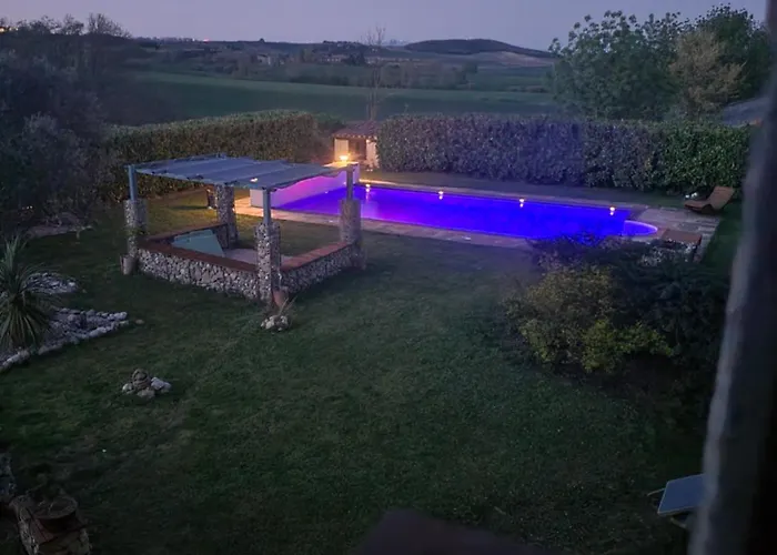 Σπίτι διακοπών Maison Renovee Typique, Au Calme, Piscine. La Courtete