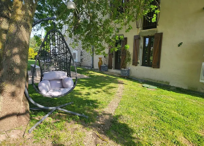 Σπίτι διακοπών Maison Renovee Typique, Au Calme, Piscine. La Courtete